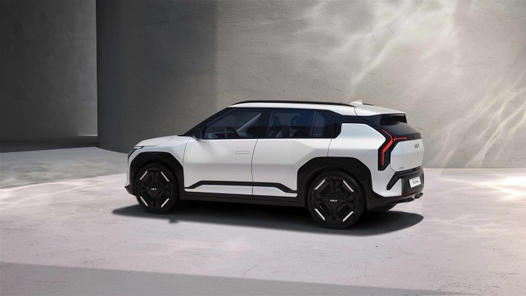 Presale Newest KIA3 With 78kwh Battery 450kmlong Range 150kw/204Ps Motorpower 283N.m Torque Pure Electric Vehicle