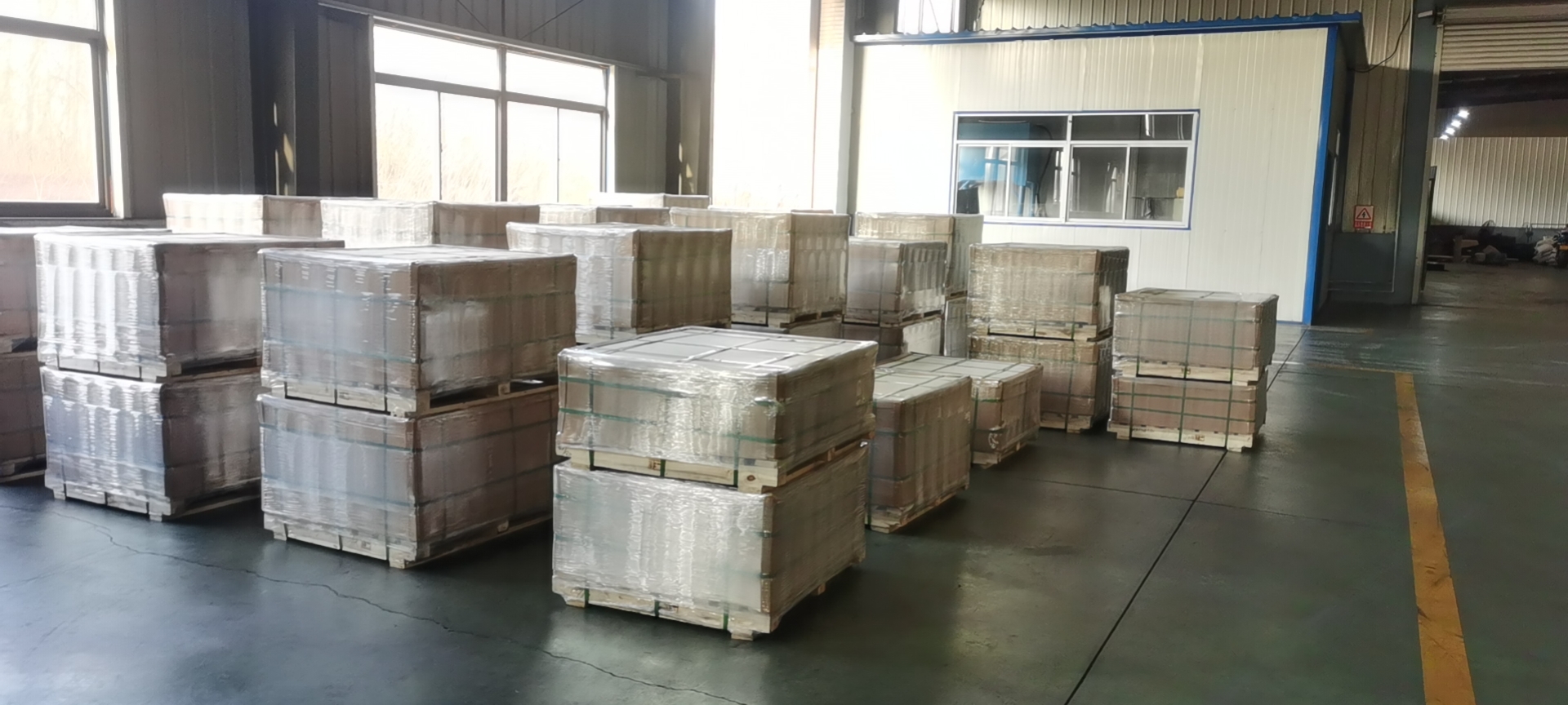 Cutting High Temperature Refractory Magnesia Carbon Brick for Ladle Refractoriness Degree 1770° Refractoriness 2000°