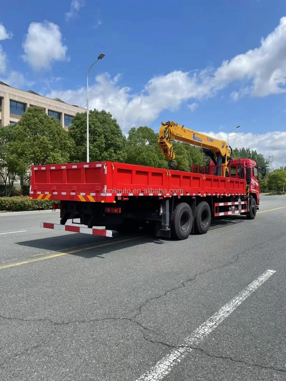 Factory DFAC DongFeng 6*4 Hydraulic Telescopic Boom Truck Mounted 10 Ton Crane