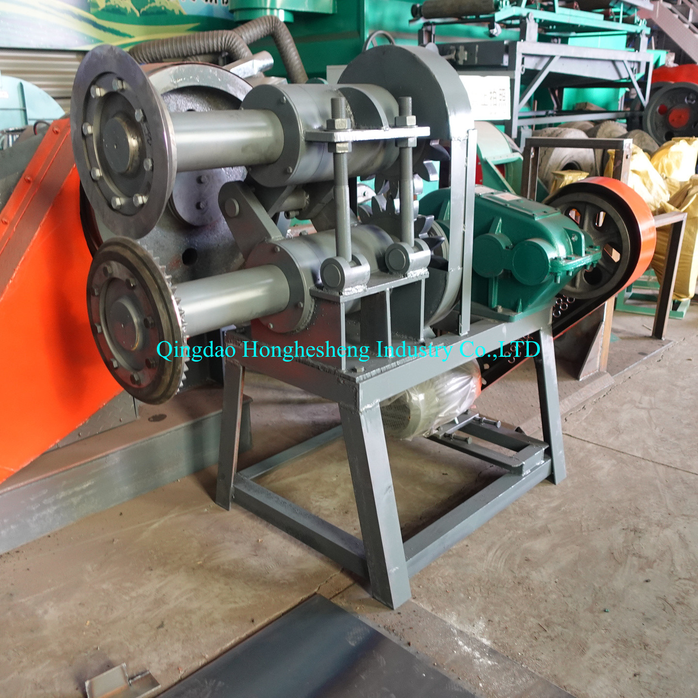 Long Neck Waste Tyre Strip Cutter Machine / Used Tire Strip Cutter