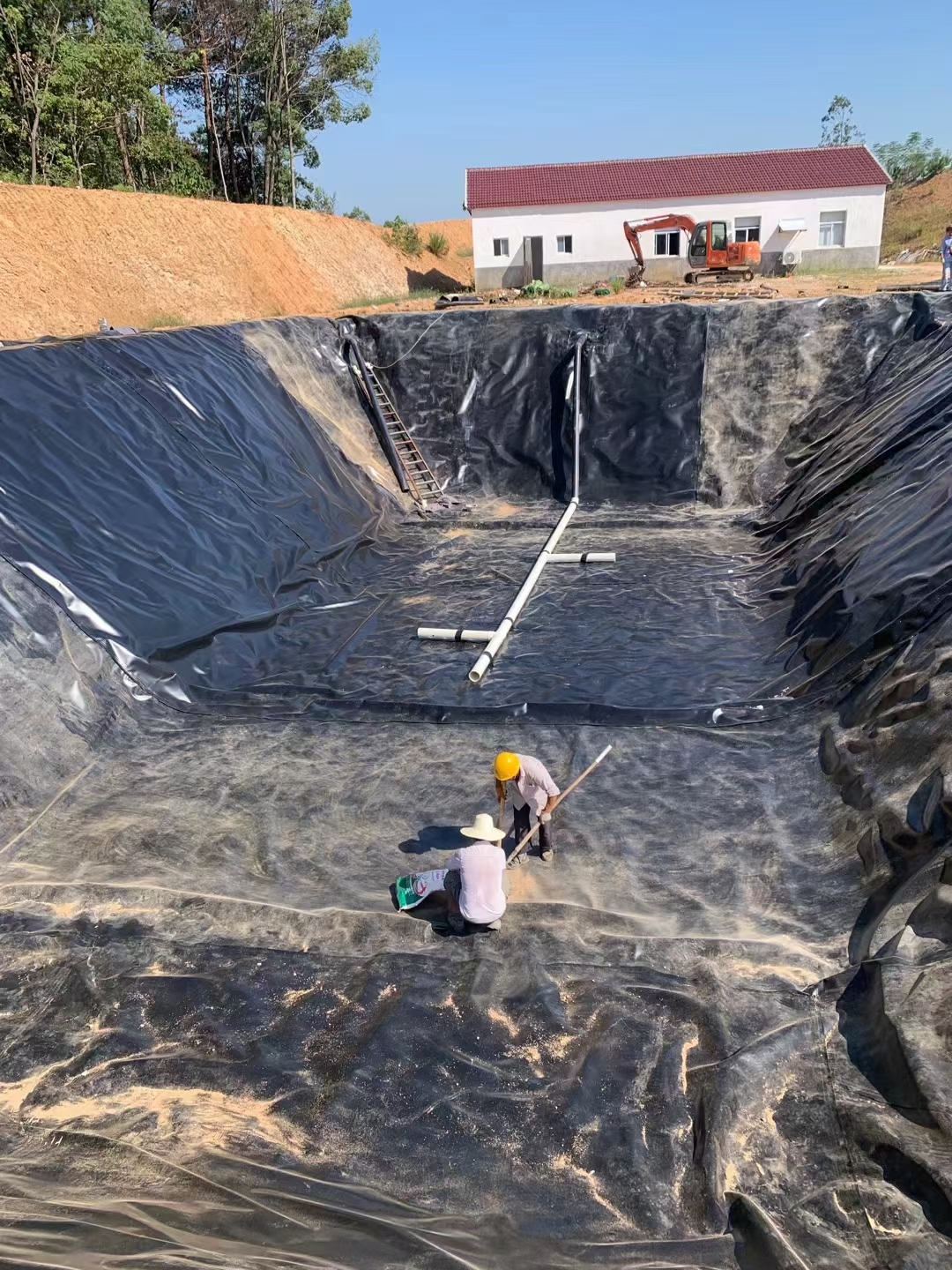 Chinese Geomembrane Provides Green Impermeable Membrane with GB/ASTM GRI-GM13 Standard