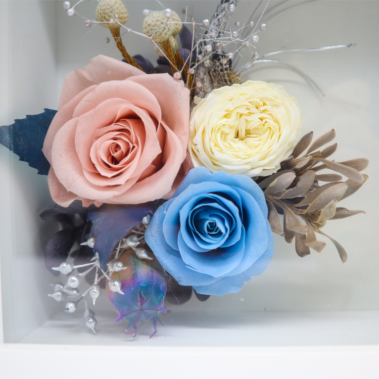 Customized Color Dried Flowers In Photo Frame For Various Occasion