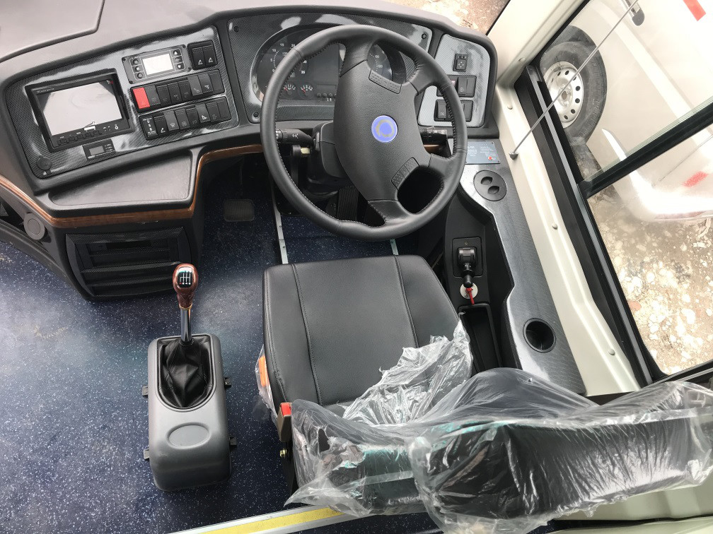 New Shenlong Coach Bus SLK6930D 35 Seats New Bus Right Hand Drive New Tourism Bus With Diesel Engine