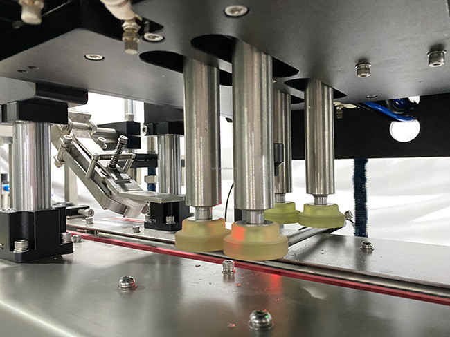 SGS Antirust automatic screw capping machine , anticorrosive bottle capping equipment