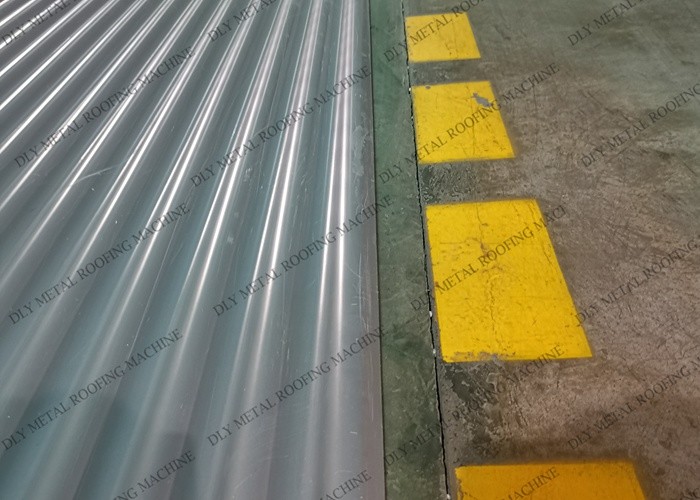 0.7mm 380v 480v Metal Roofing Machine , Steel Roof Sheet Making Machine