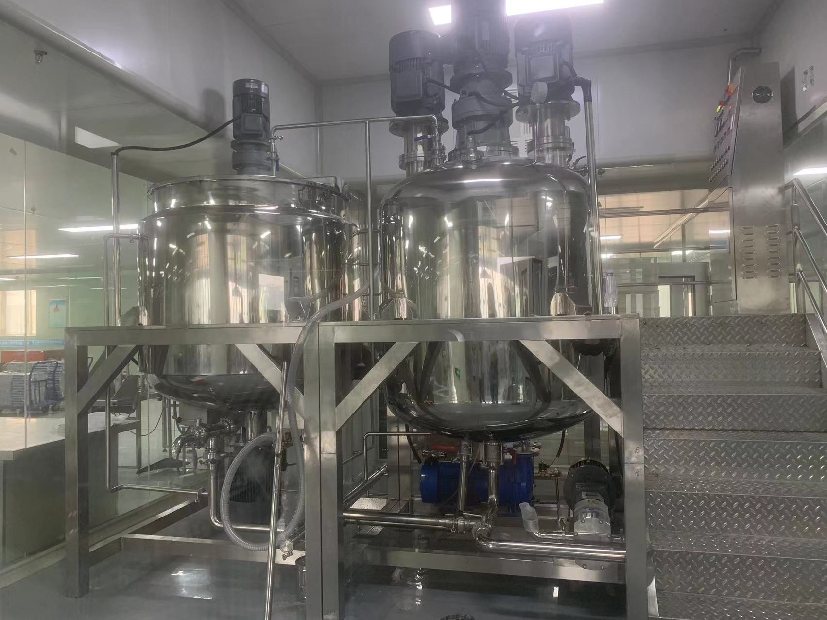 500-5000KG Cosmetic Emulsifier Mixing Vessels With PLC Control System