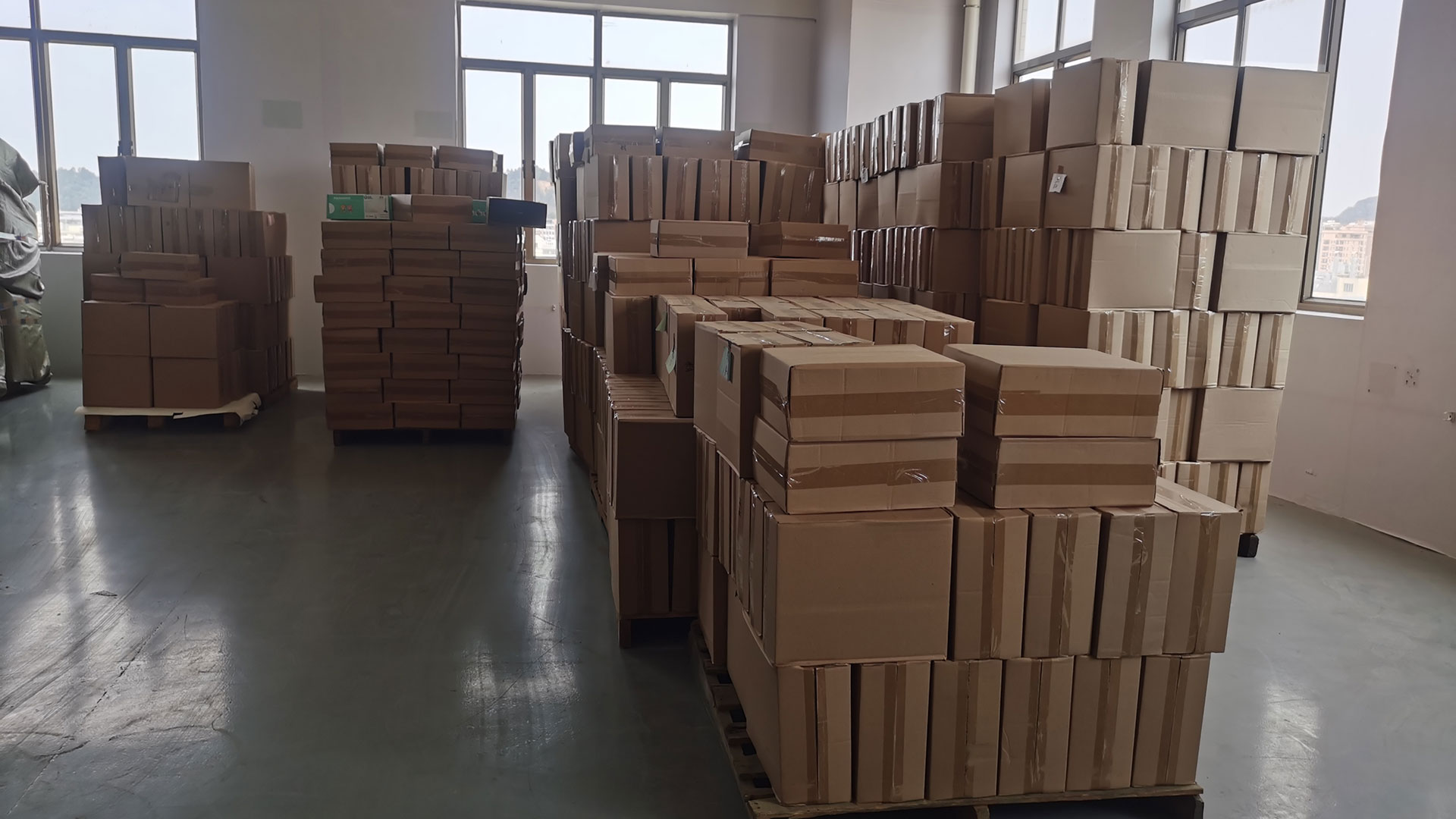 Automatic Remote Control Huidi Basic Model Window Sweeping Robot for Household Noise 65dB