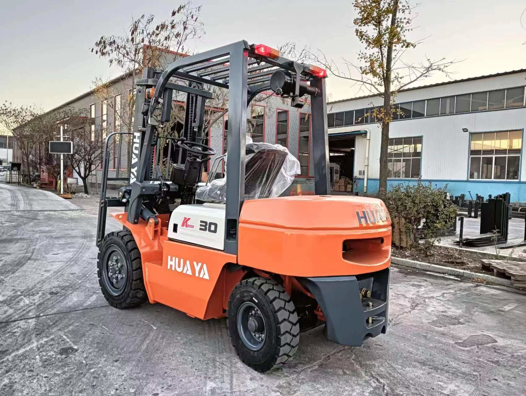 XINCHAI 490 Engine 3T Diesel Forklift CPC30 37kw 3000-7000mm Lifting Height