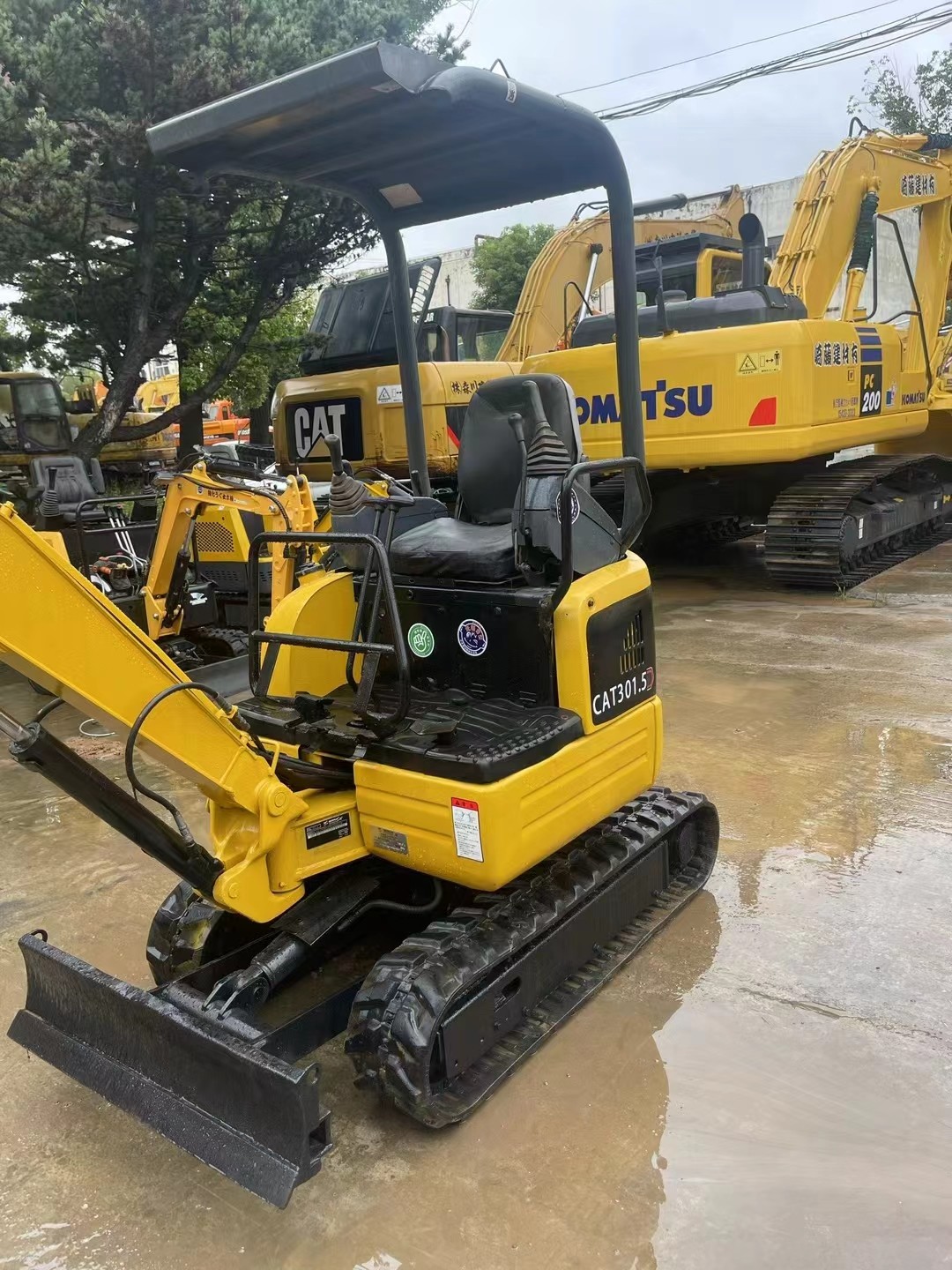 Used tracked hydraulic excavator, mini excavator CAT301.5 Export sales