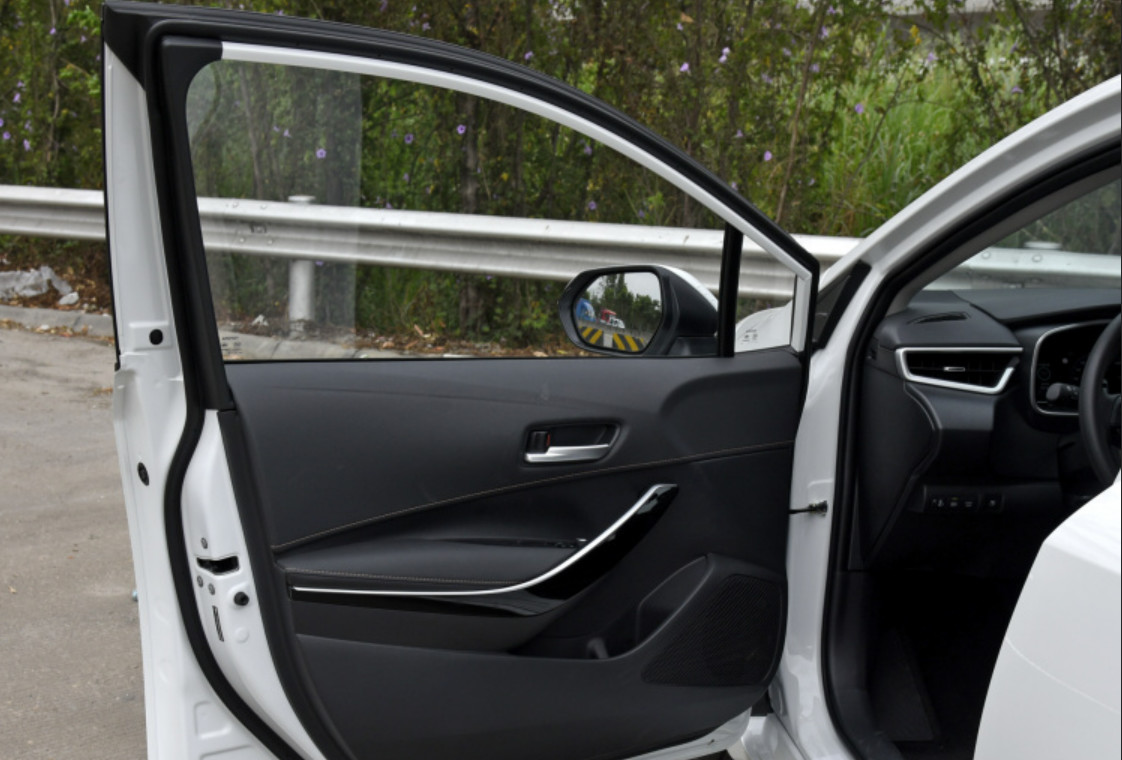 2023 Toyota LEVIN Smart Hybrid Dual Engine 1.8L sport version Compact car 4 Door 5 seats Sedan