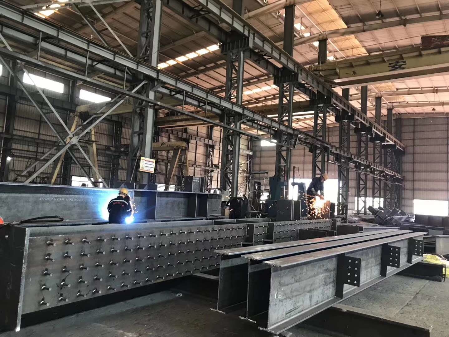 High Builidings Stable Garage Steel Frame Q355B for Car Parking