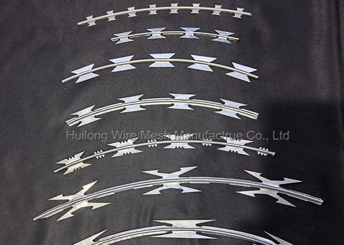 2.5mm Blade Concertina Razor Wire Fence Galvanized Straight Lines