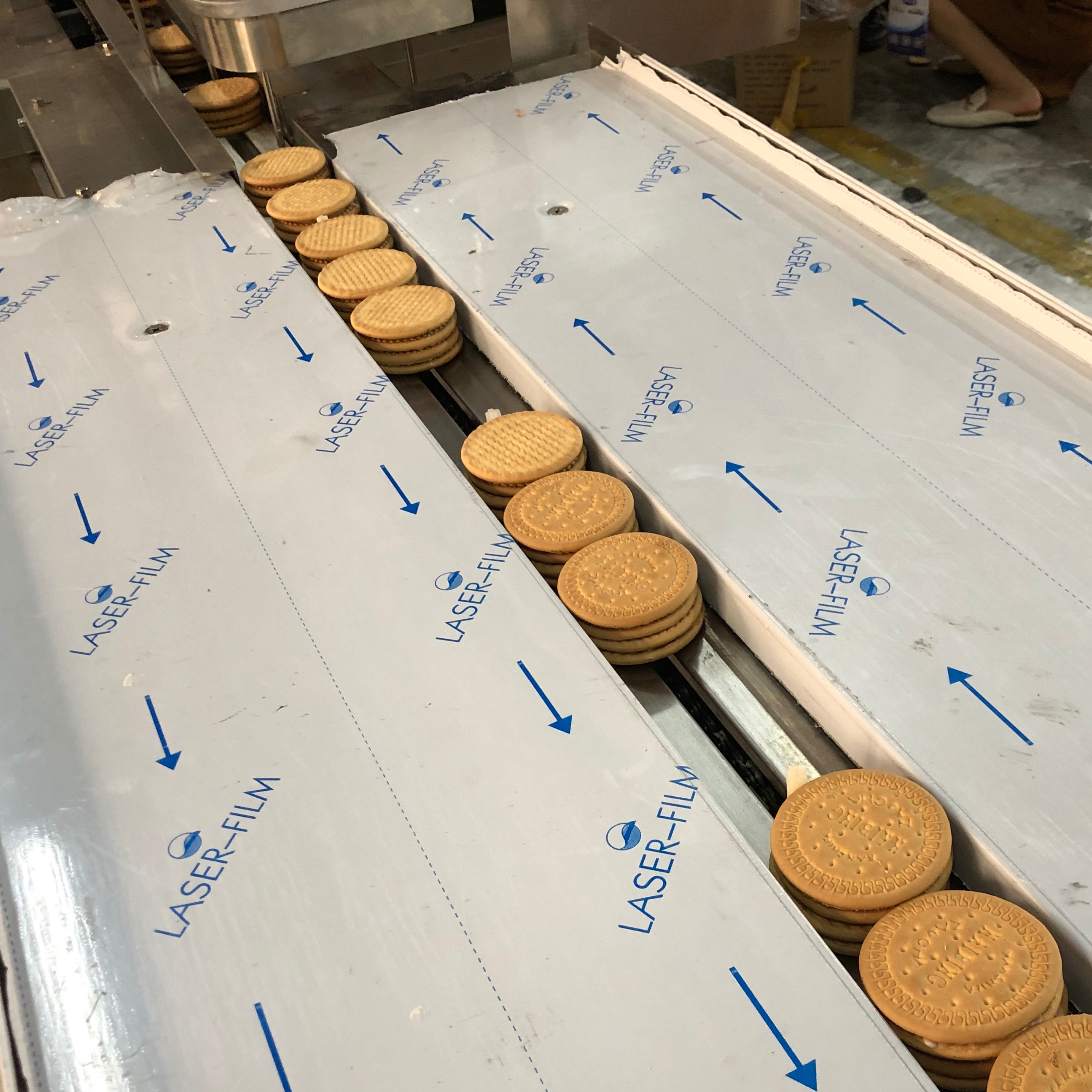 Automatic 304 Stainless Steel PLC Controlled Flow Pillow Packaging Machine