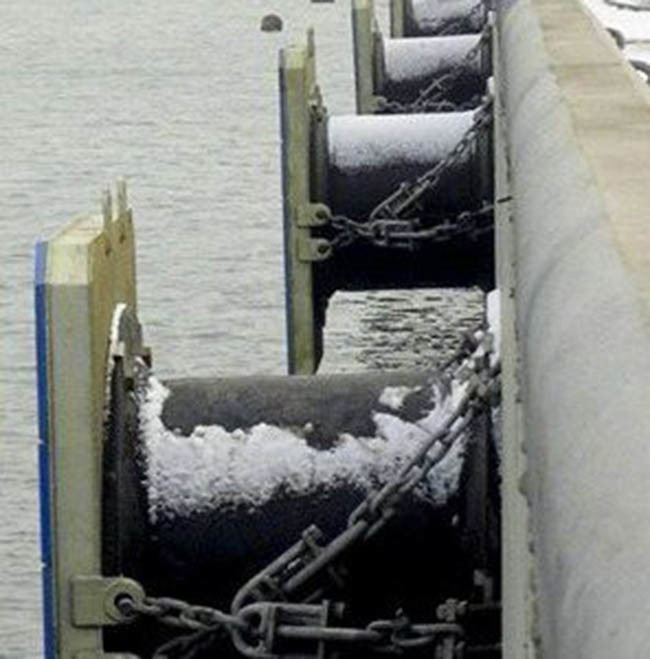 Rubber Cylindrical Marine Fenders Large High Plasticity