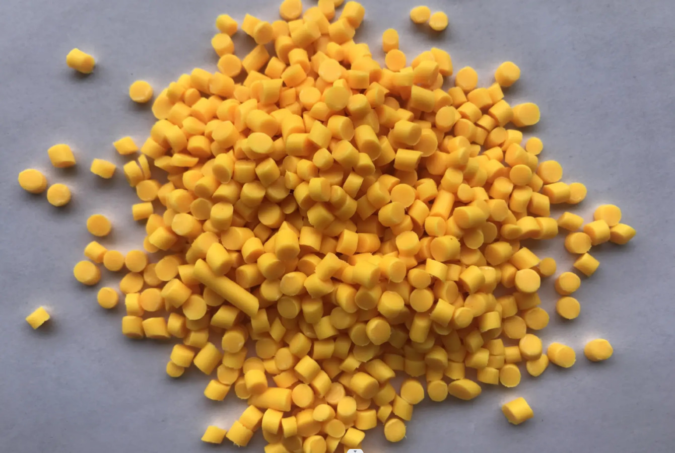 Flame Retardant Special PVC Compound For Control Cable 1.35g/Cm3 88A Anti UV