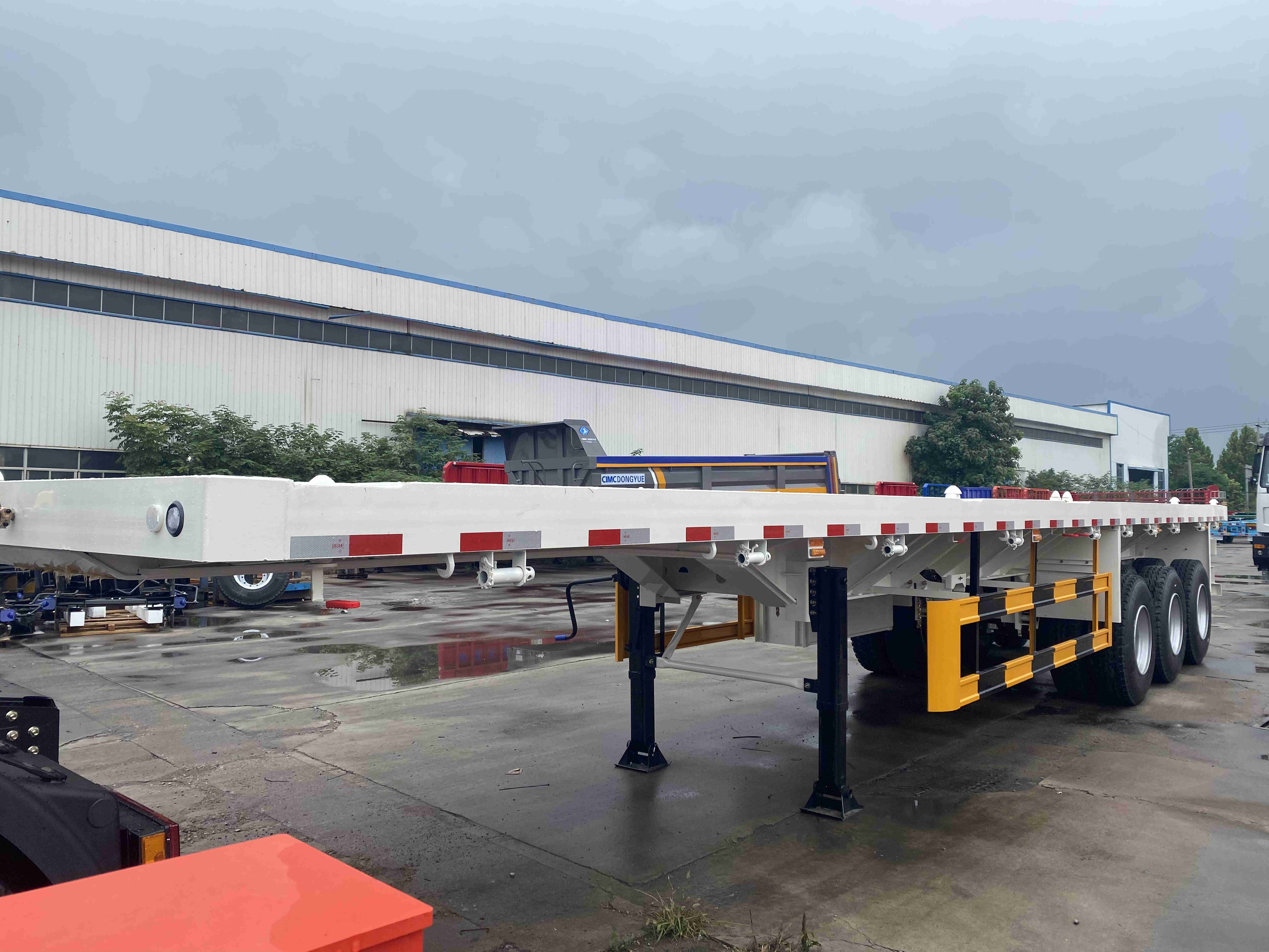 Brand new flatbed semi trailer 70ton 3 4 axles pan trailer Container Semi truck trailer 40ft 12metre for sale