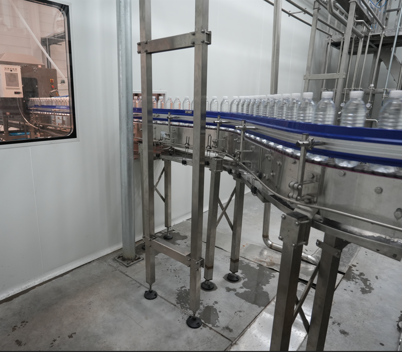 PLC PET Bottle Plastic Capping Machine Automatic High Speed Capper