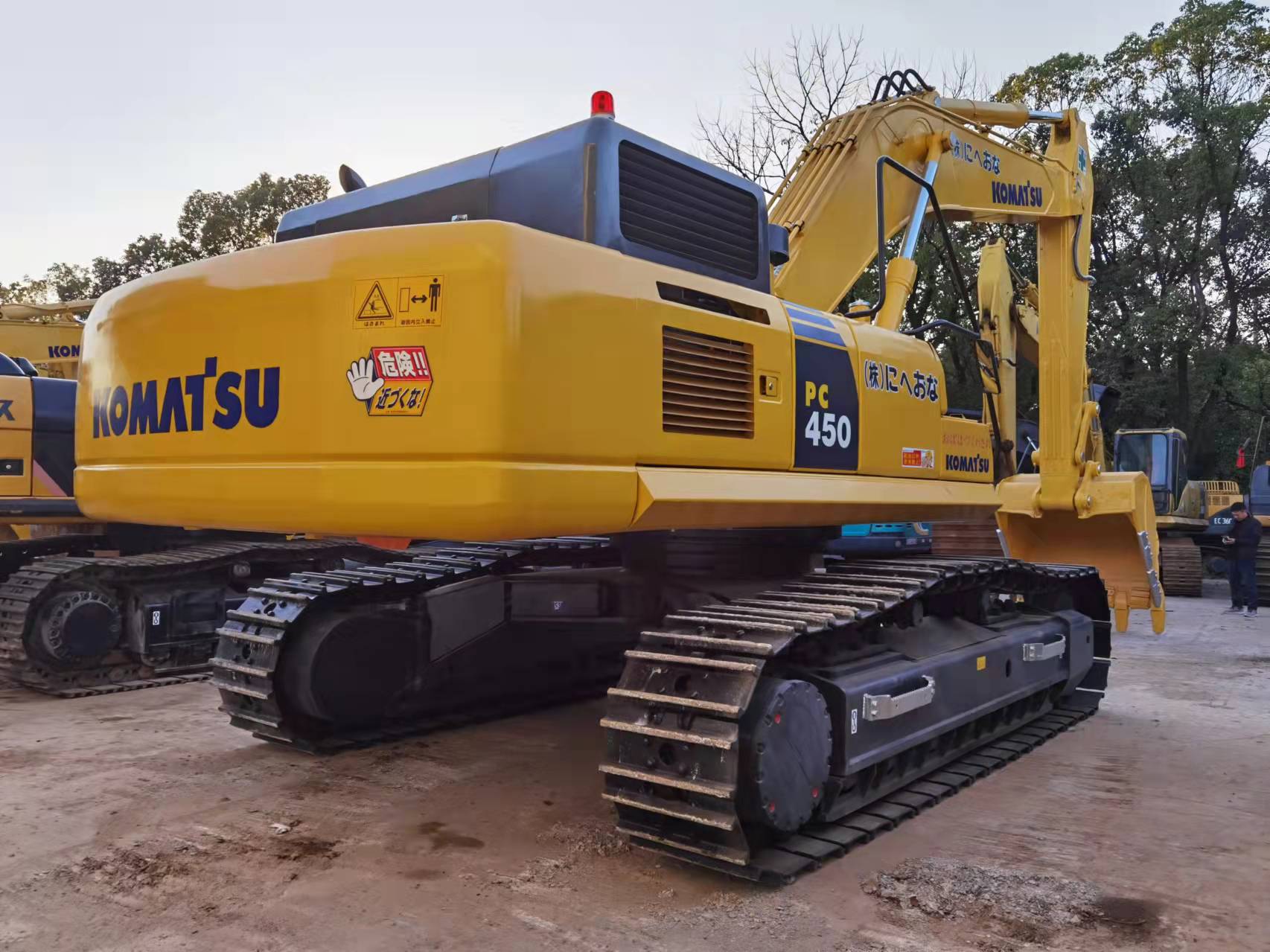 Used Excavator 45ton Low Working Hours Spain Showroom Video Inspection 257KW Yellow Komatsu 2700hrs