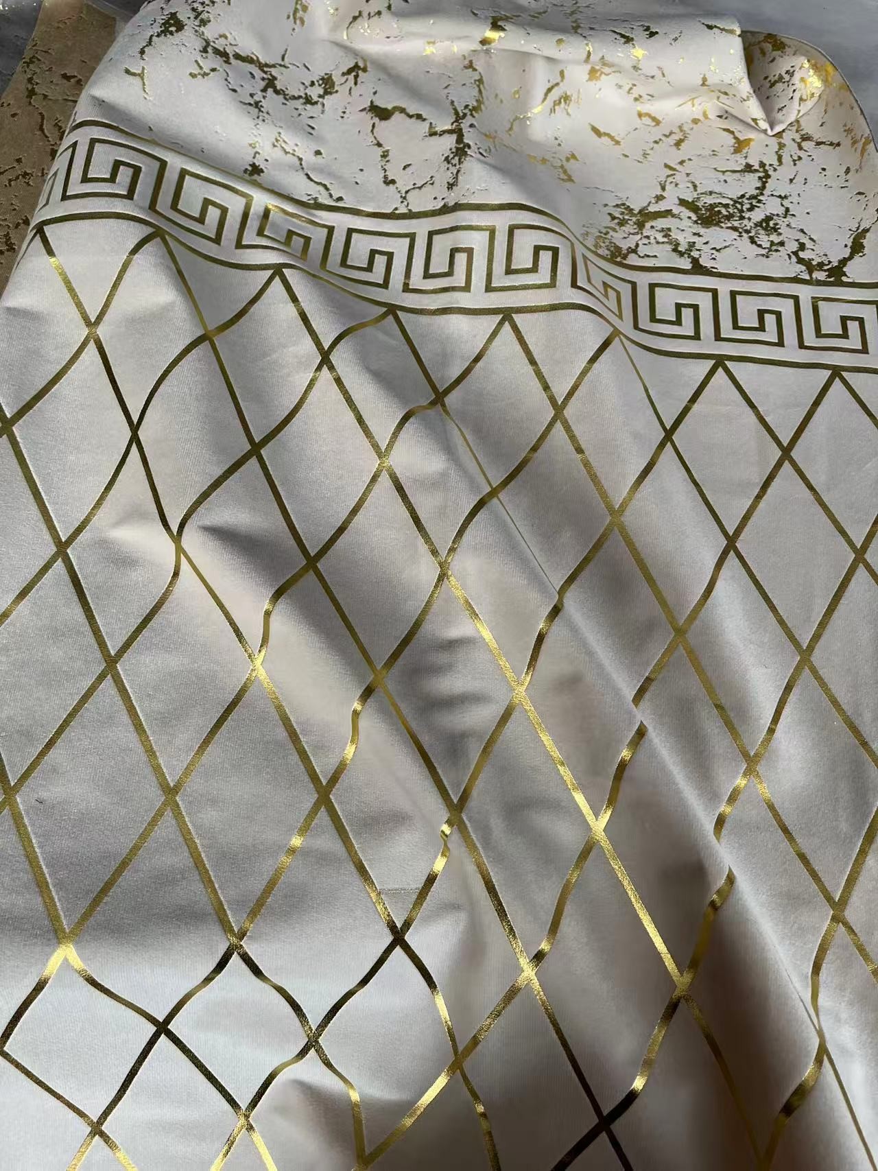 160-300gsm Foil Velvet Fabric Customized For Cushion Curtain