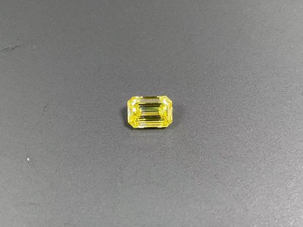 HPHT 1ct Lab Created Yellow Diamonds Emerald Cut VVS Clarity IGI Certified