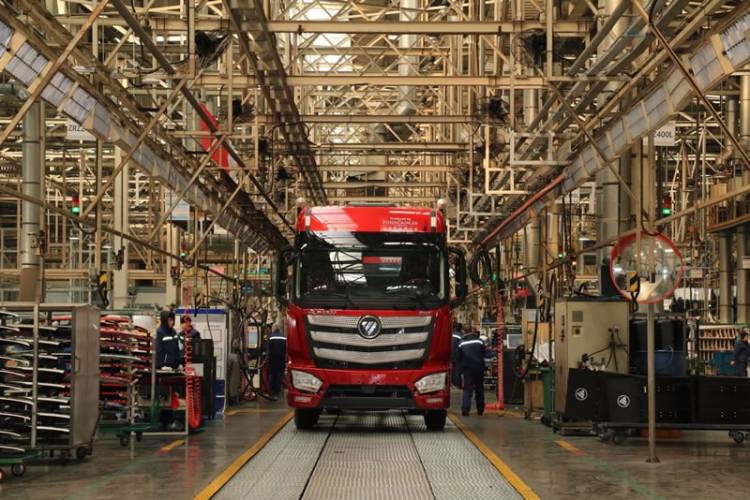 FH 500 Tractor Truck Head 4*2/6*2/6*4 Dynamic Steering Euro Truck for Logistics Transportation Used and Affordable