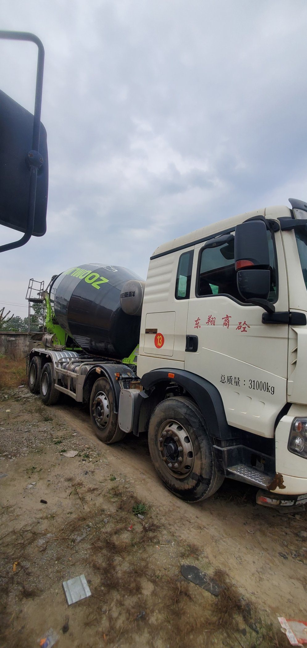 20 Years 12 Cbm Concrete Mixer Truck Construction Machinery Under Very Good Condition