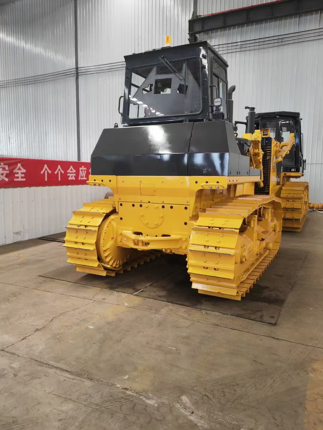 Crawler-Type Shantui SD32 Bulldozer , 20 Ton Bulldozer , 40 Ton Bulldozer
