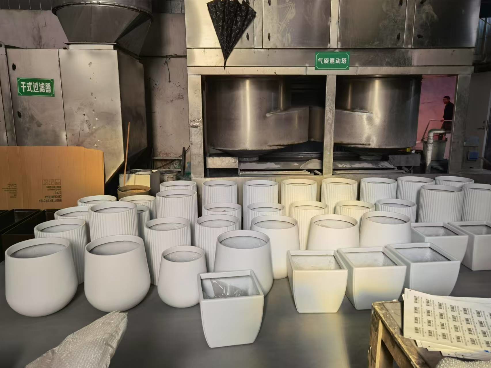 Round Shape Tall Large Fiberglass Flower Pots Customized Logo Printing Resin Fiberglass Plant Box