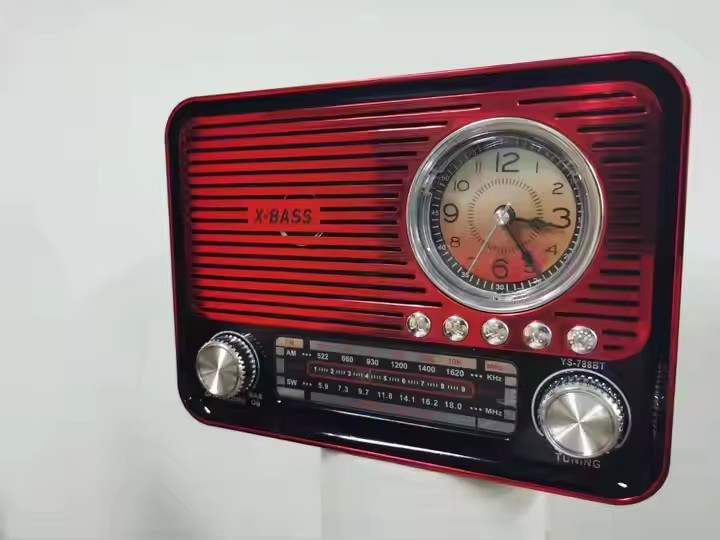 USB/TF Slot FM Radio Powered by Rechargeable Battery Pack for On-the-Go Listening and Sound
