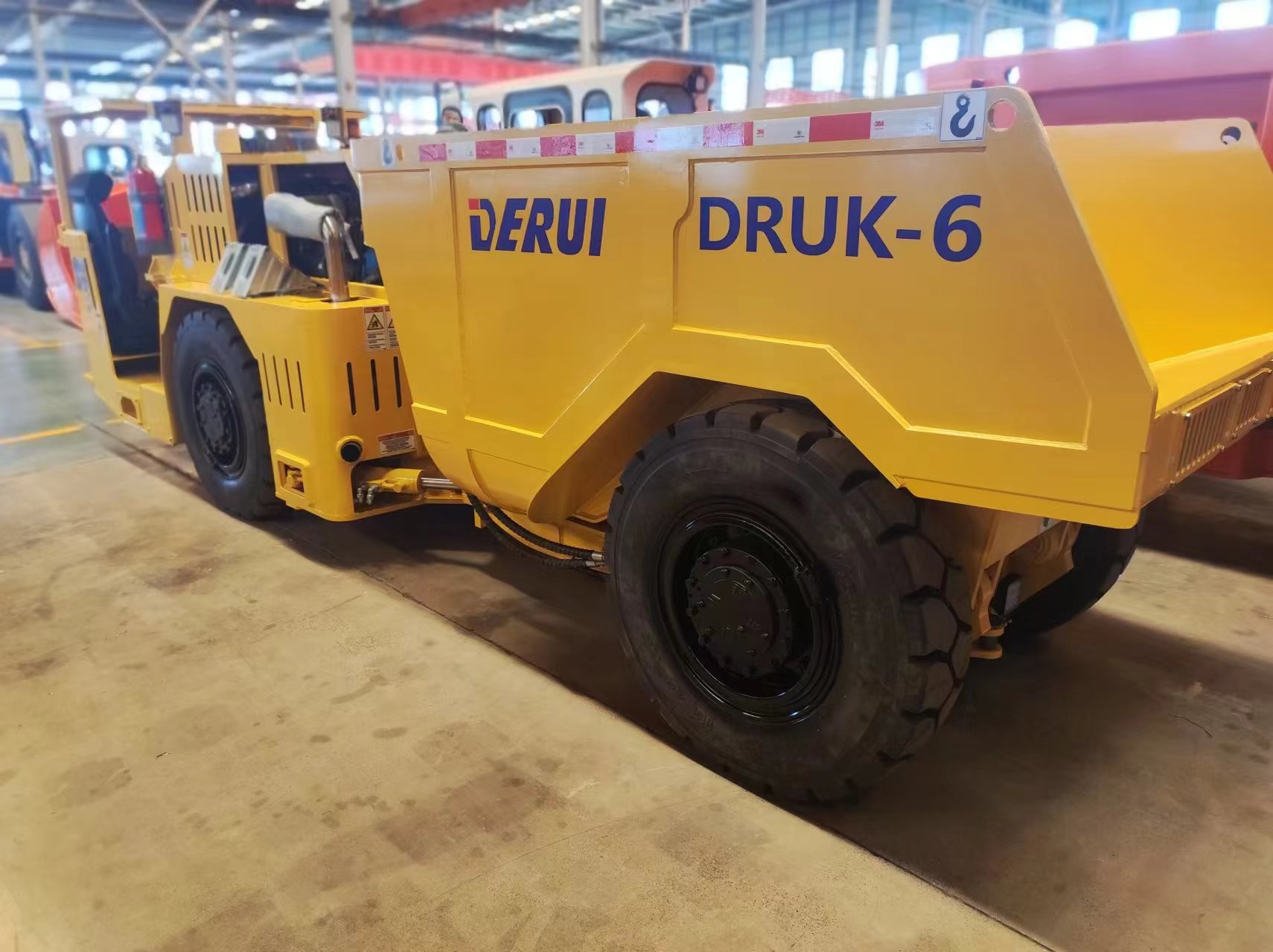 Mini Underground Mining Truck 6 Tons Gold Lead Zine DEUTZ Original Engine OEM Support