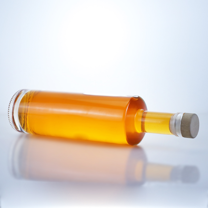 Customized Glass Spirit Bottle with Heavy Base and Cork Stopper
