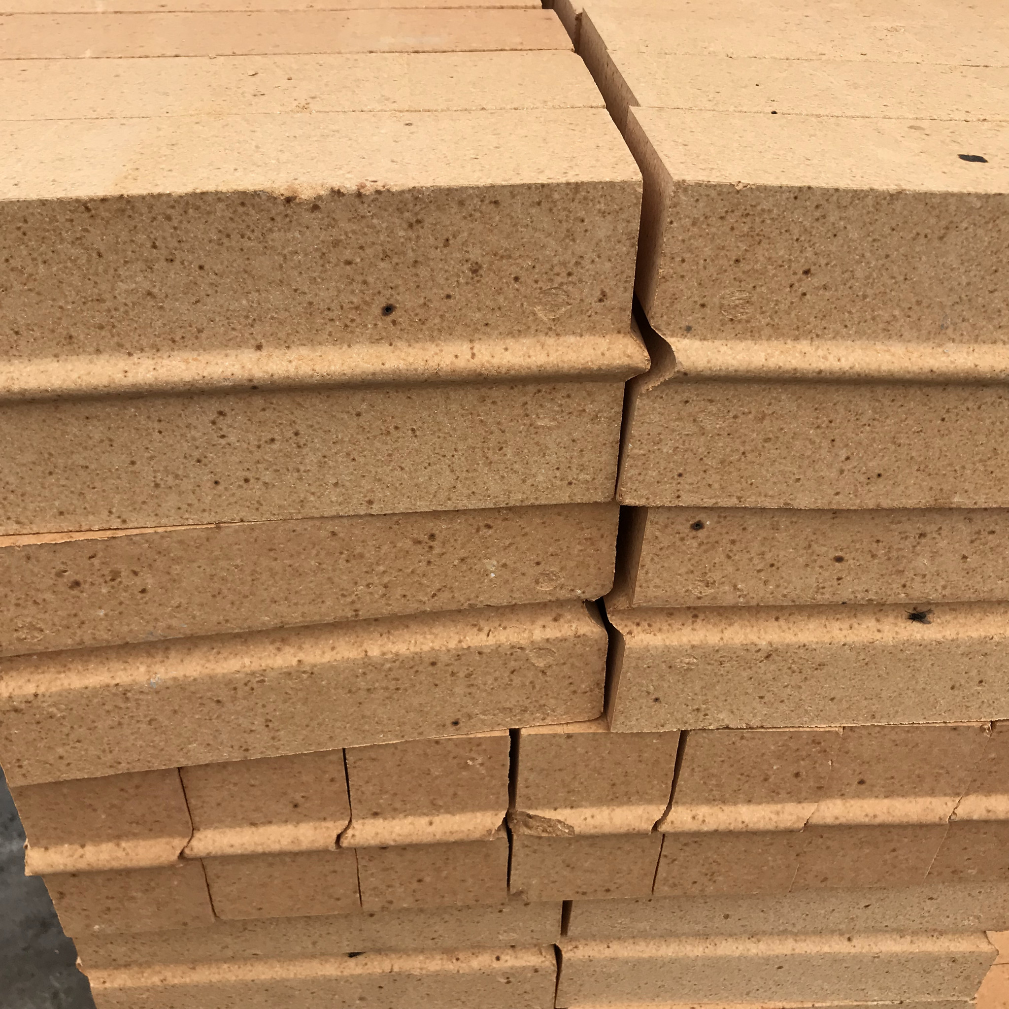 High Density Refractory Brick SK32 SK34 Clay Bricks with Customizable MgO Content %