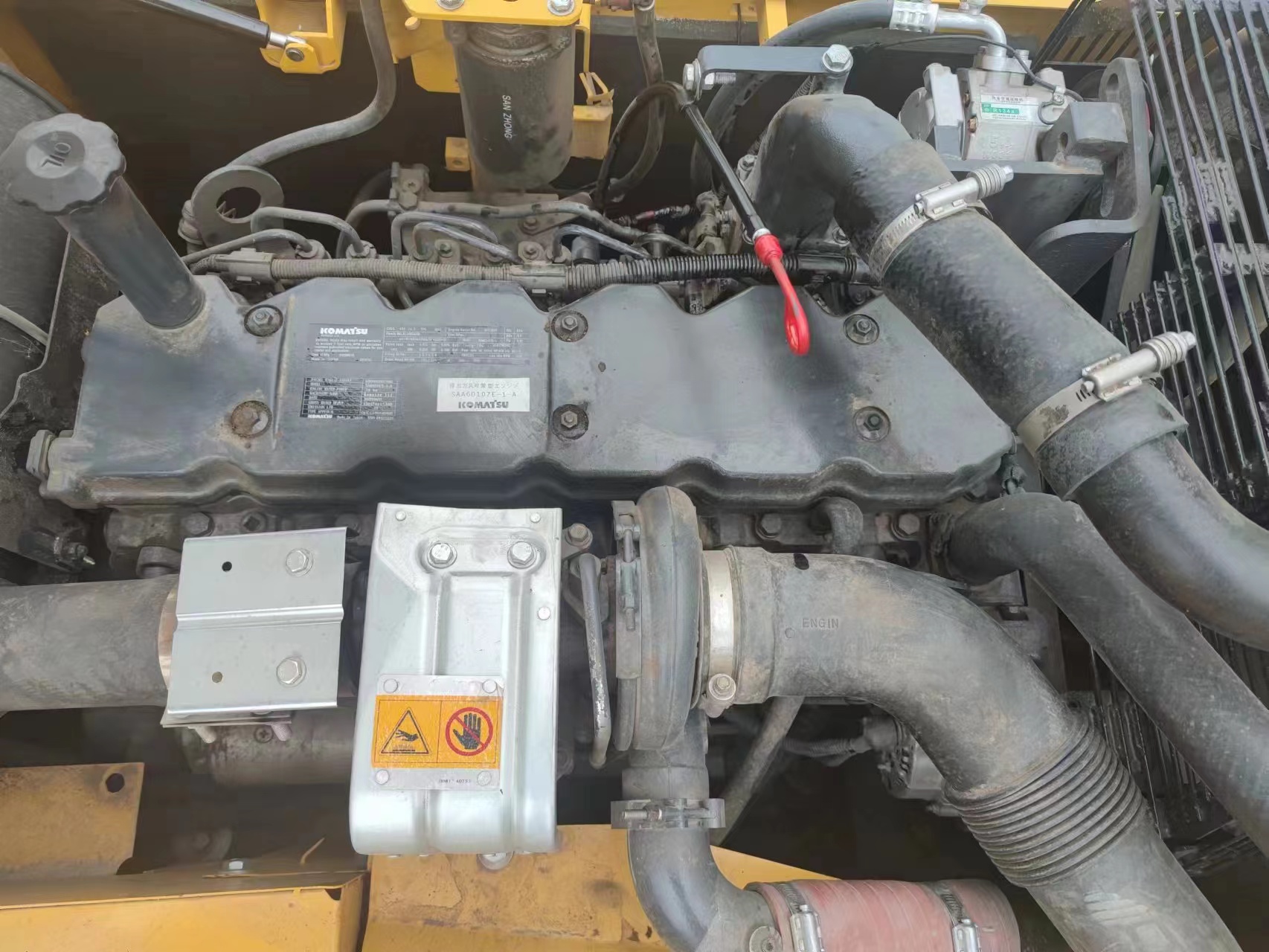 25.6TON Used komatsu PC 200 excavator /Almost new/second-hand komatsu PC 200-5 medium excavator