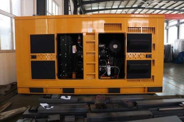 400kW Cummins Silent Emergency Diesel Genset exterior view
