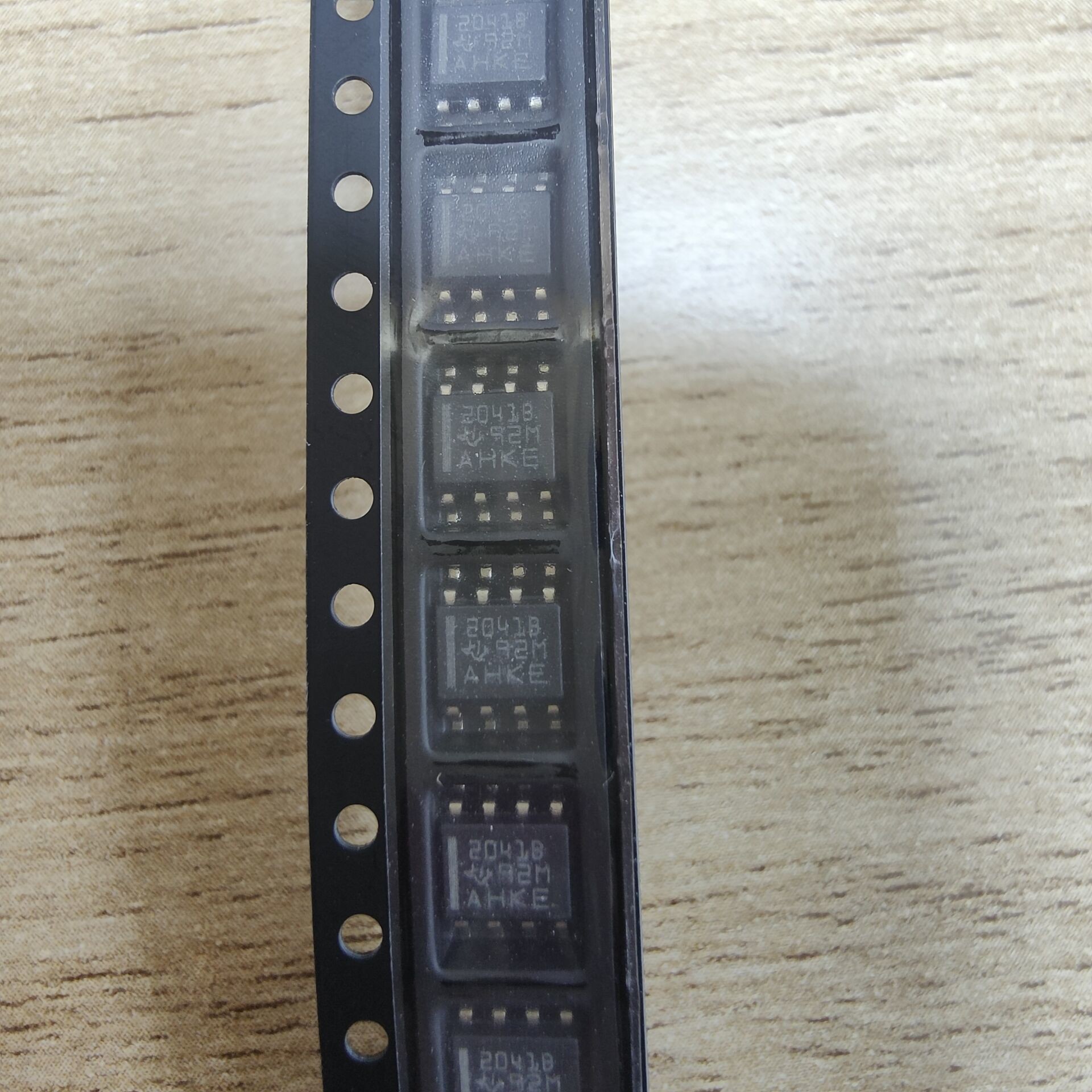  TPS2041BDR Power Switch ICs Power Distribution Single-Channel Current-Limited Manufactures