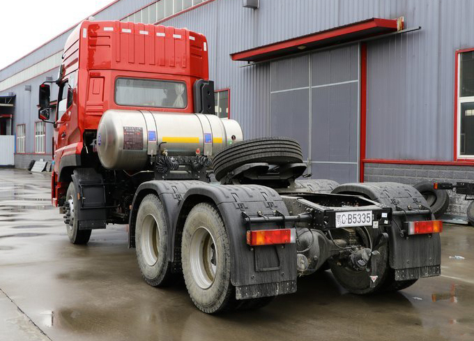 Model Tractor Trailer Head Truck Dongfeng 6x4 LNG CNG Tractor Truck with Touch Screen