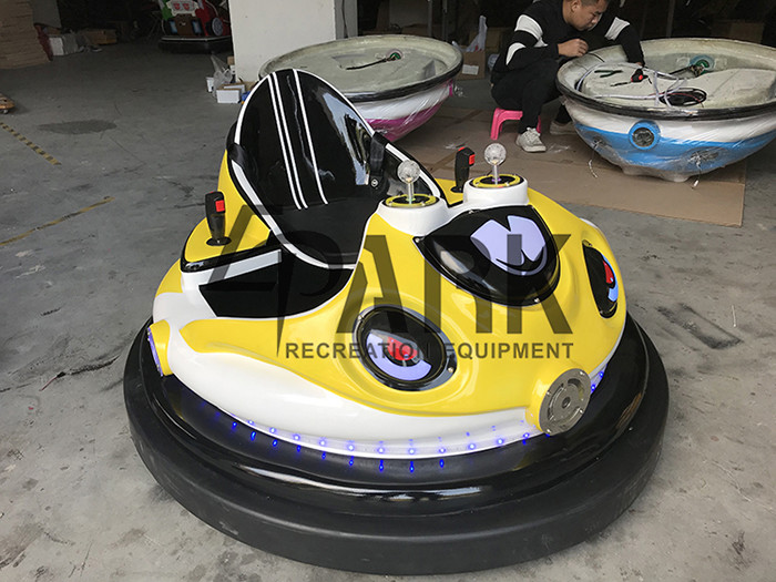 Laser Battle Kids Bumper Car Coin Operated Left And Right Movement