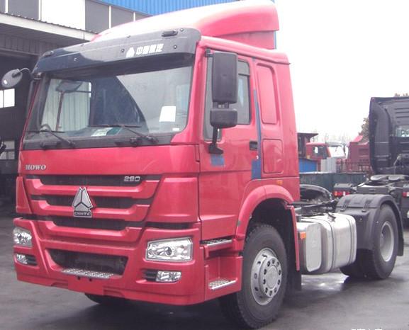 SINOTRUK HOWO 4 x 2 Right Hand Driving Prime Mover Tractor Trailer Truck Towing