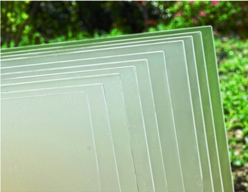 Customize Size Solar Photovoltaic Glass 6.8mm Low Iron Tempered