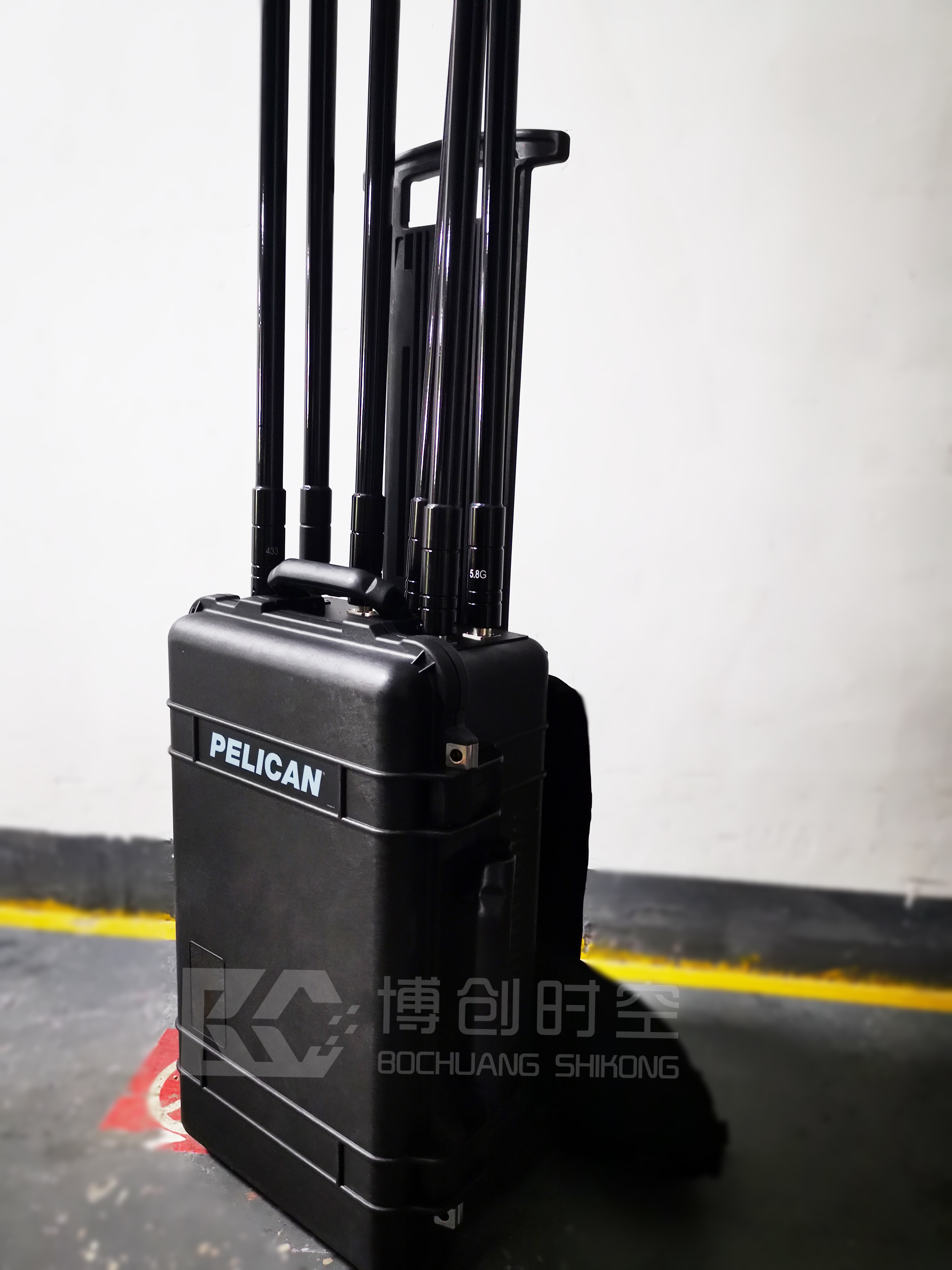 Bochuang spacetime high-power UAV driver 900MHz / 433MHz / 1.2g/2.4g/5.8/gps frequency output 500-2000m UAV jammer