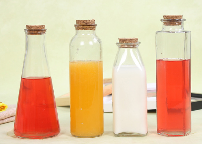 Cylindrical Glass Juice Bottles / Sealable Glass Bottles Straight Shape