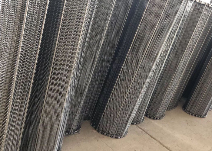 Smooth Surface Chain Mesh Conveyor Belt 304 Stainless Steel For Ceramic Conveying