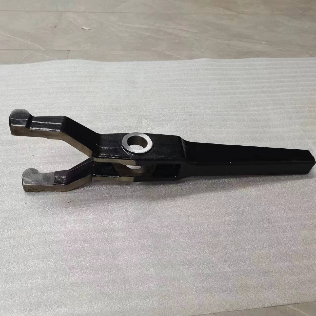 Heavy Duty Truck Transmission Clutch Release Fork JS180-1601021-2 for Replace/Repair