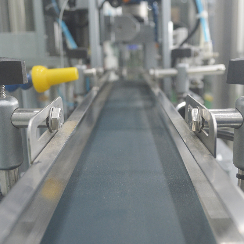 PET Bottle Screw Capping Machine with Single Head Automatic Screw Tightening