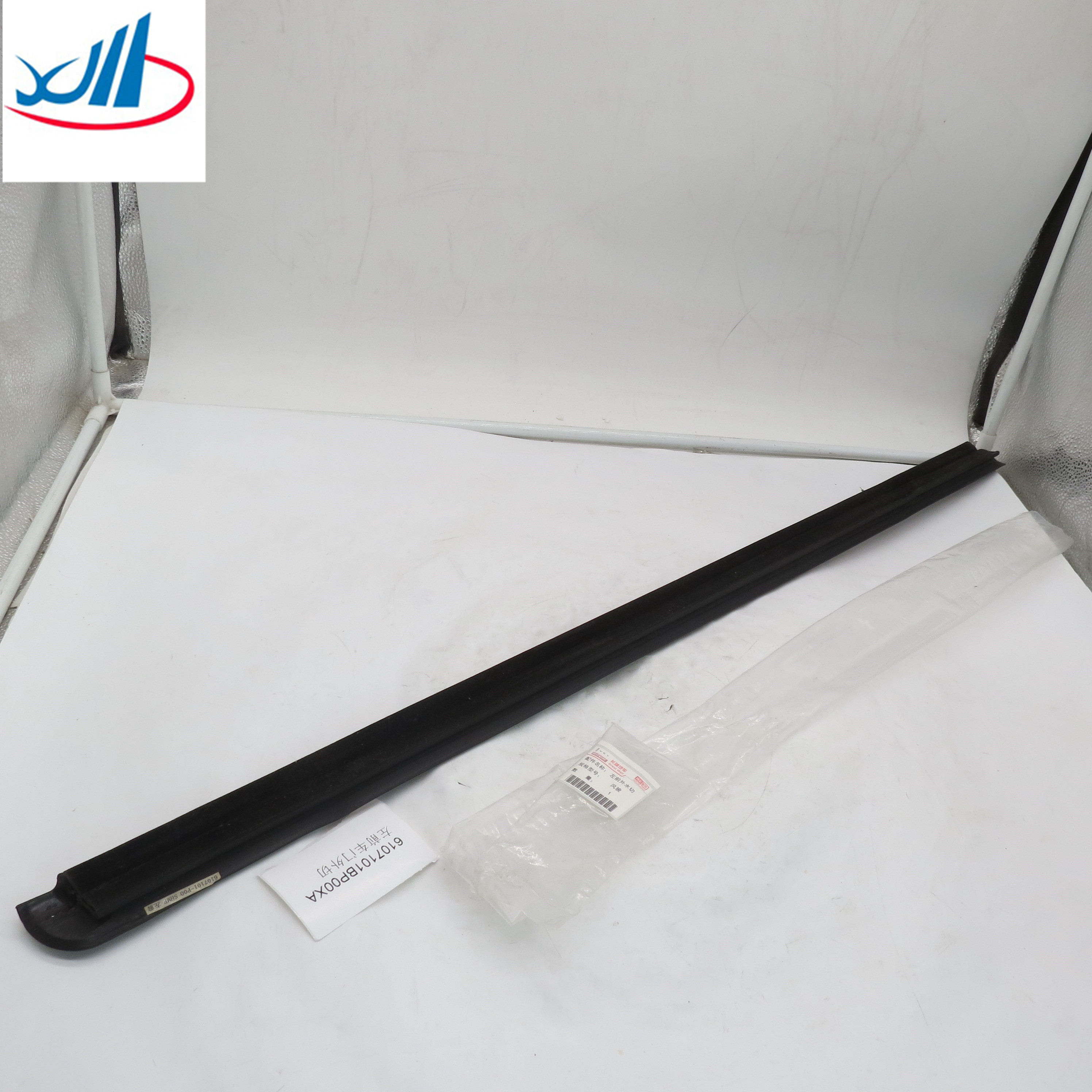 Best price auto engine parts Water cutting strip Seal strip for left front door 6107101BP00XA 6107101-P00