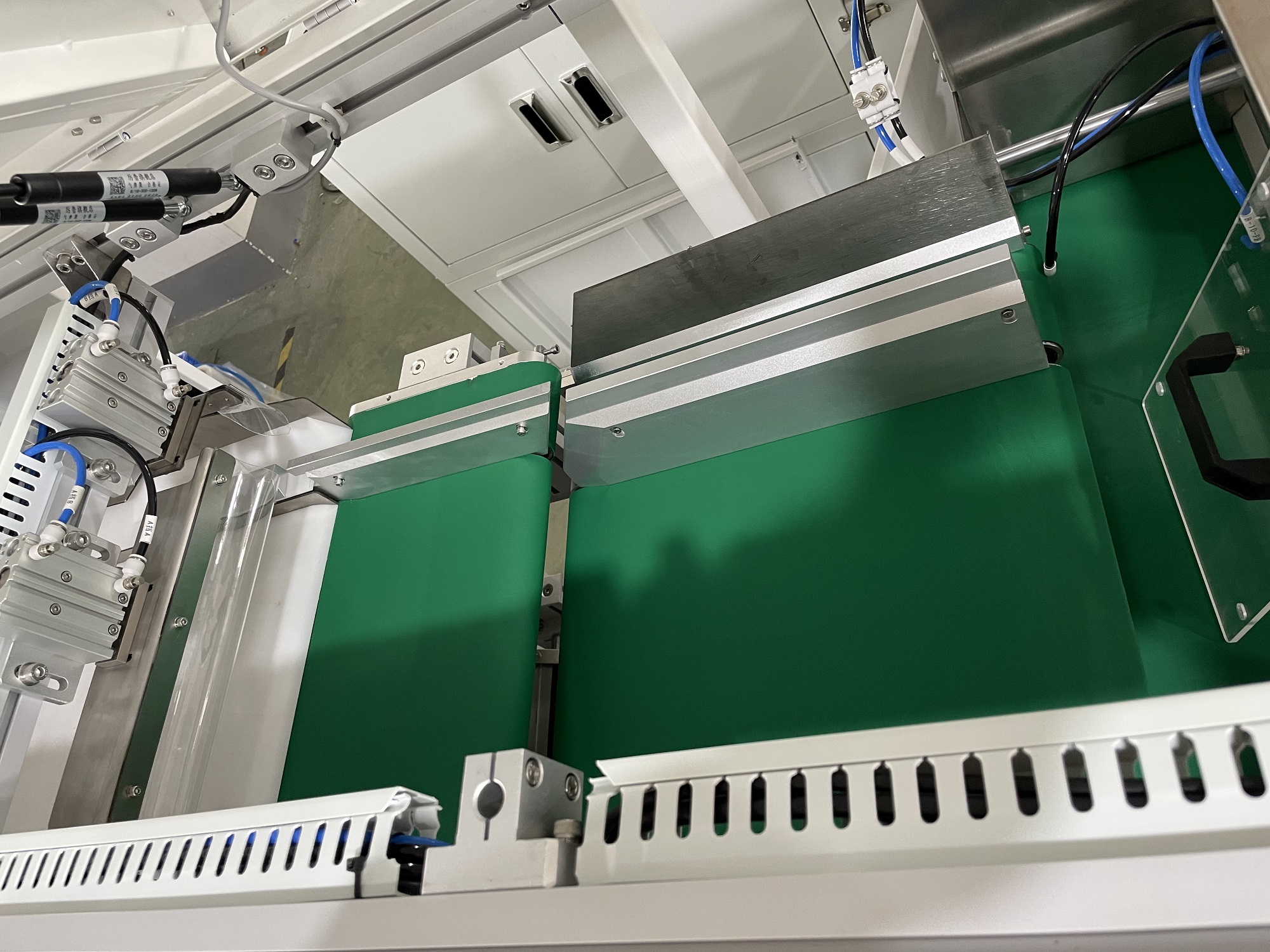 Visual Counting and PE Film Packing Automatic Packaging Machine for Precision Parts