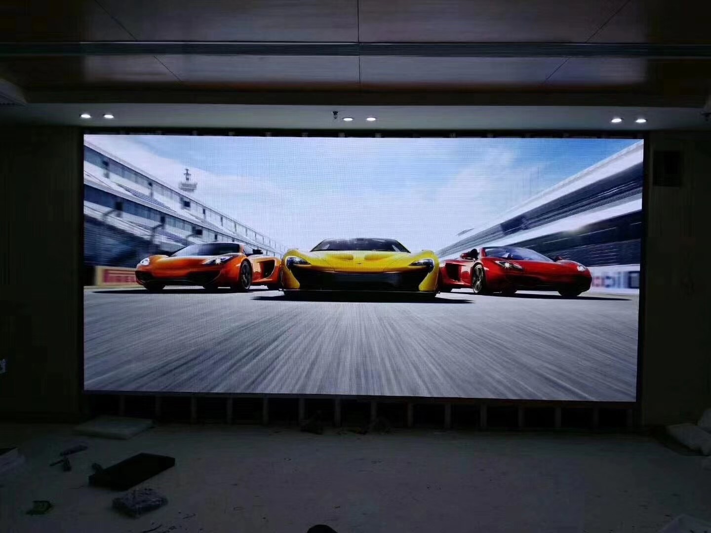 HD Dot Matrix Led Poster Display Screen P1.9 P2.6 P2.9 P3.9