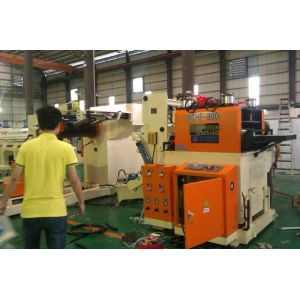 NCSF Servo Feeder Machine PLC Stamping Decoiler Straightener