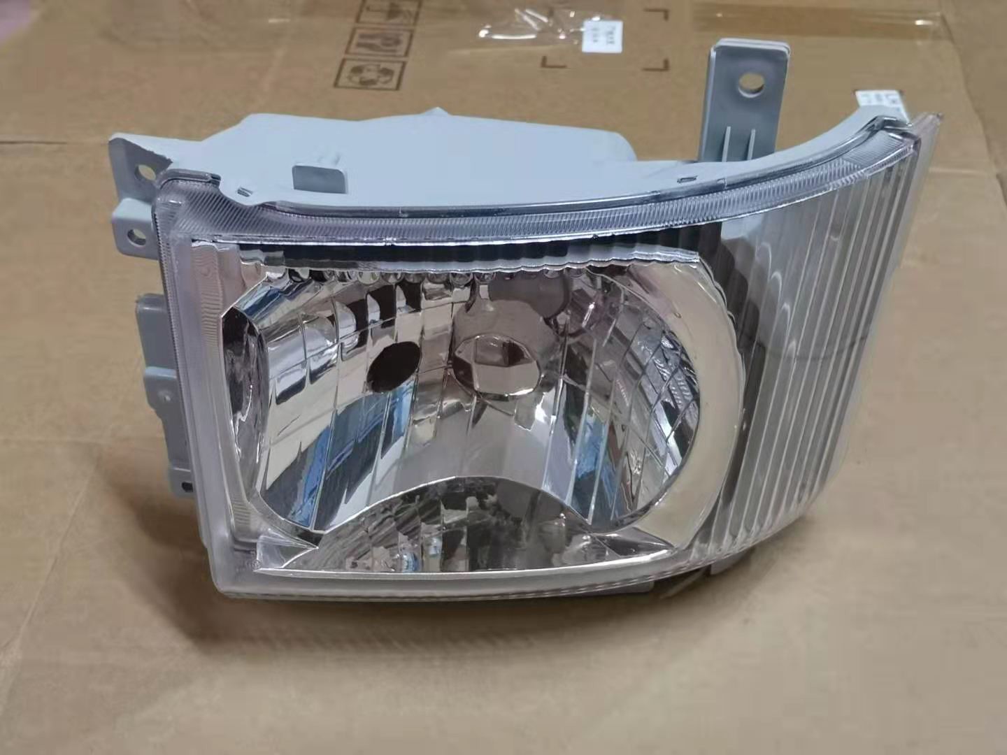 8980984812 8980984822 ISUZU Body Parts Headlamp For NPR FSR CYZ Model 2005