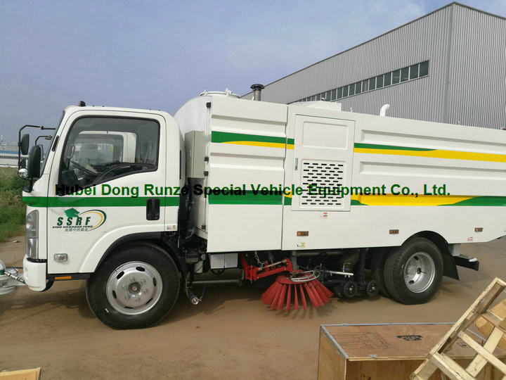 ISUZU Good Quality Road Cleaning Sweeper 
